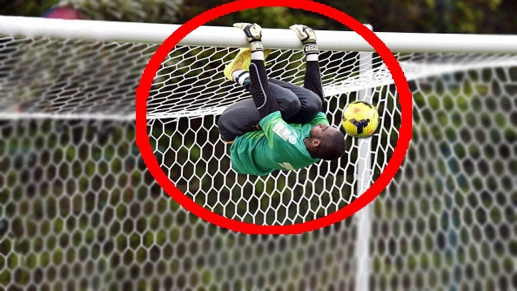 Top 10 Acrobatic Goalkeepers Saves