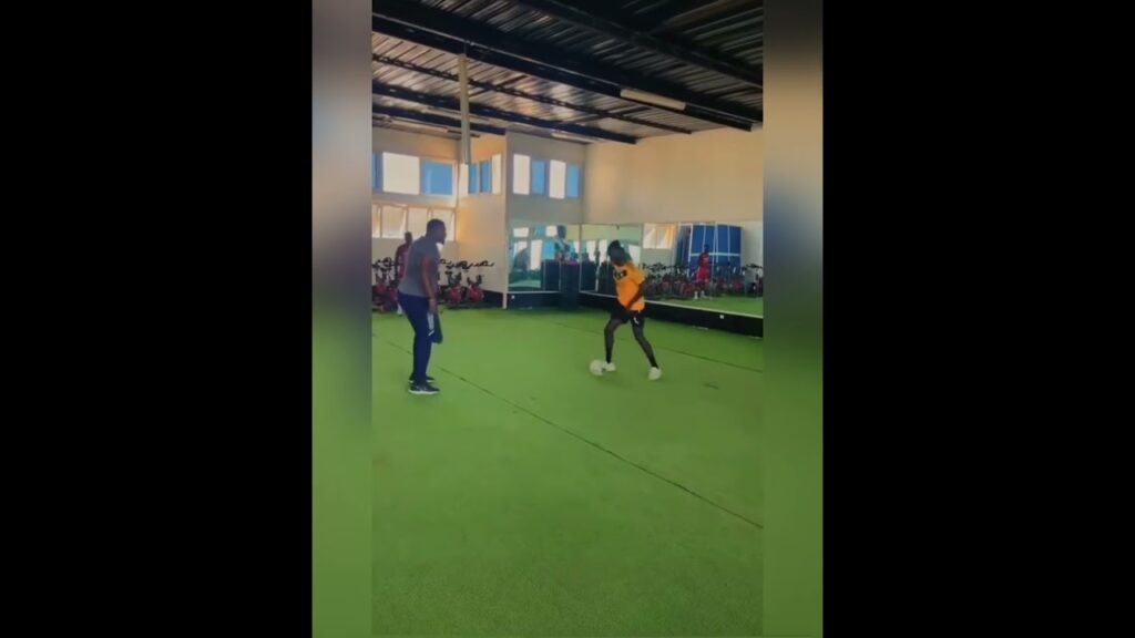 Voyez comment Pathé Ciss travaille si fort pendant les Fêtes.🇸🇳⚽️💪🔥