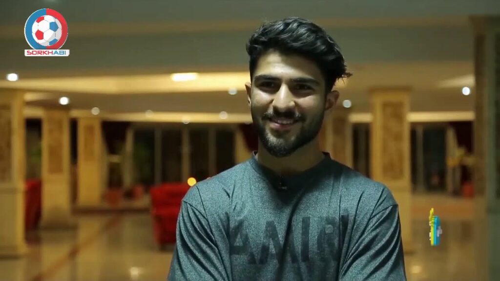 گزارش متفاوت از تولد احمدرضا عابدزاده گزارش متفاوت از تولد احمدرضا عابدزاده