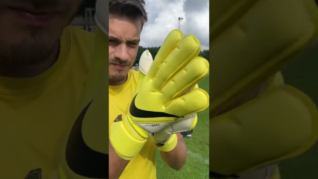 GOALKEEPER ASMR | Nike VG3 😍🧤 #shorts