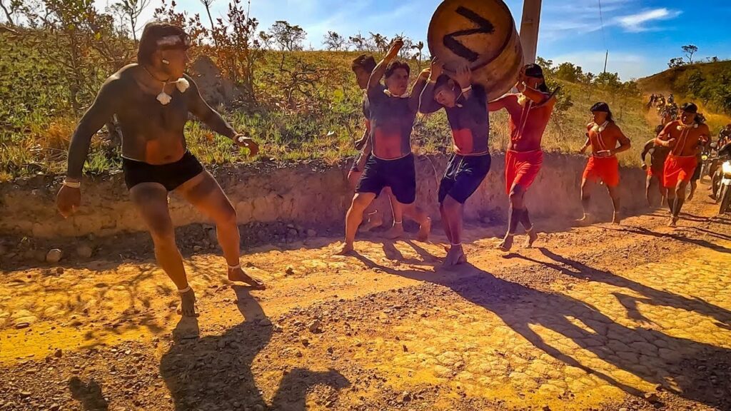 Waté'wa - Última e Grande Corrida de Tora de Buriti (Grupo Tsada'ró da Aldeia Aldeona)