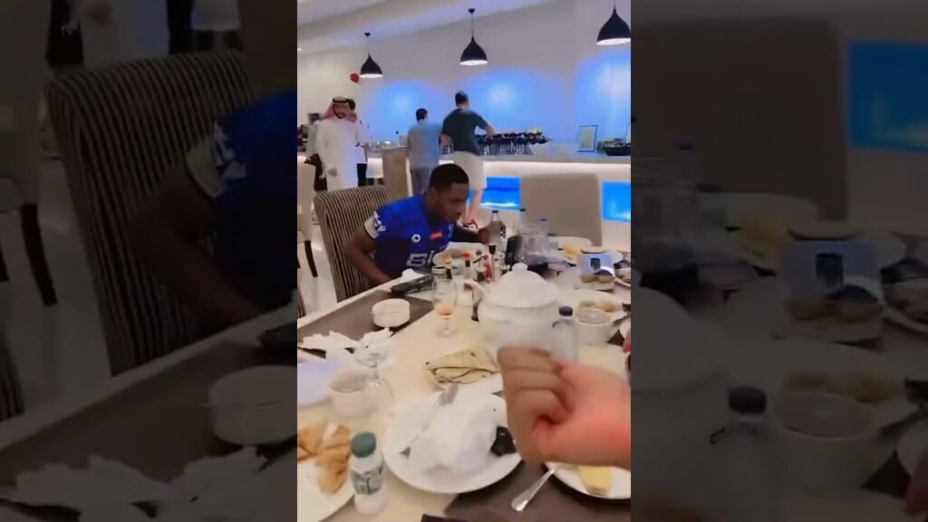 البليهي في تحدي مع إيغالو في حال أن سجل هدف أمام النصر سيمنحه 10 آلاف ريال 😂💙