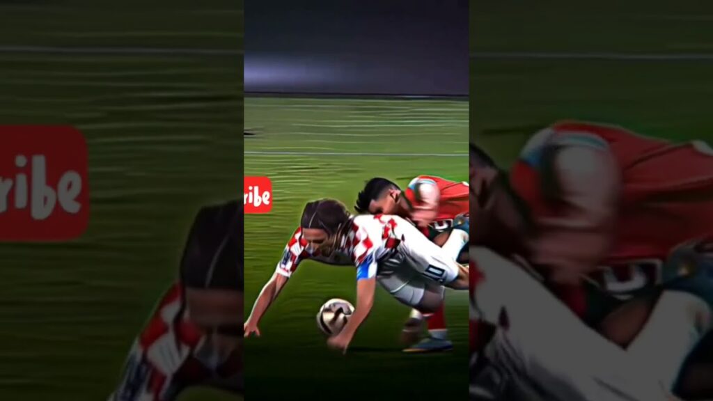 الاسد يحيى عطية الله يدافع امام مودريتش #المنتخب_المغربي #الحالمون