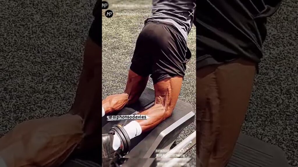 This is why Alphonso Davies is the fastest footballer ⚽️⚡️