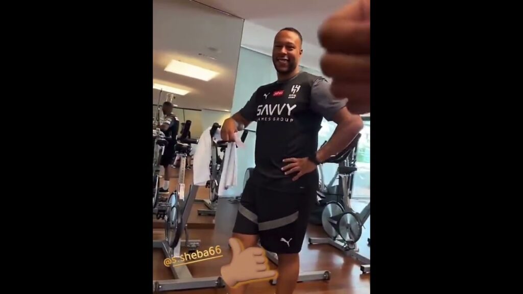 سعود عبدالحميد والقائد سلمان خلال المعسكر