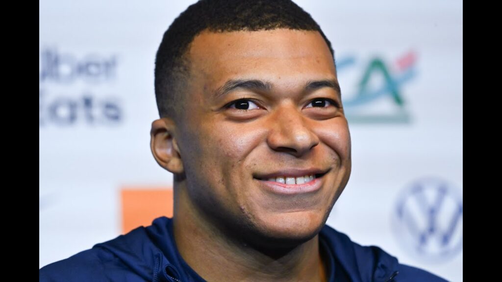 La première conférence du capitaine Kylian Mbappé et de Didier Deschamps en replay I EDF 2022-2023