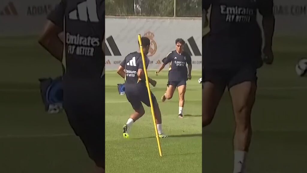 Jude Bellingham's first Real Madrid training session! 😍