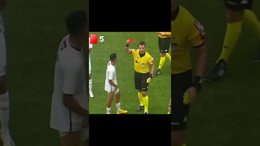 Le plus de cartons rouges que j'ai vus dans un match 😳