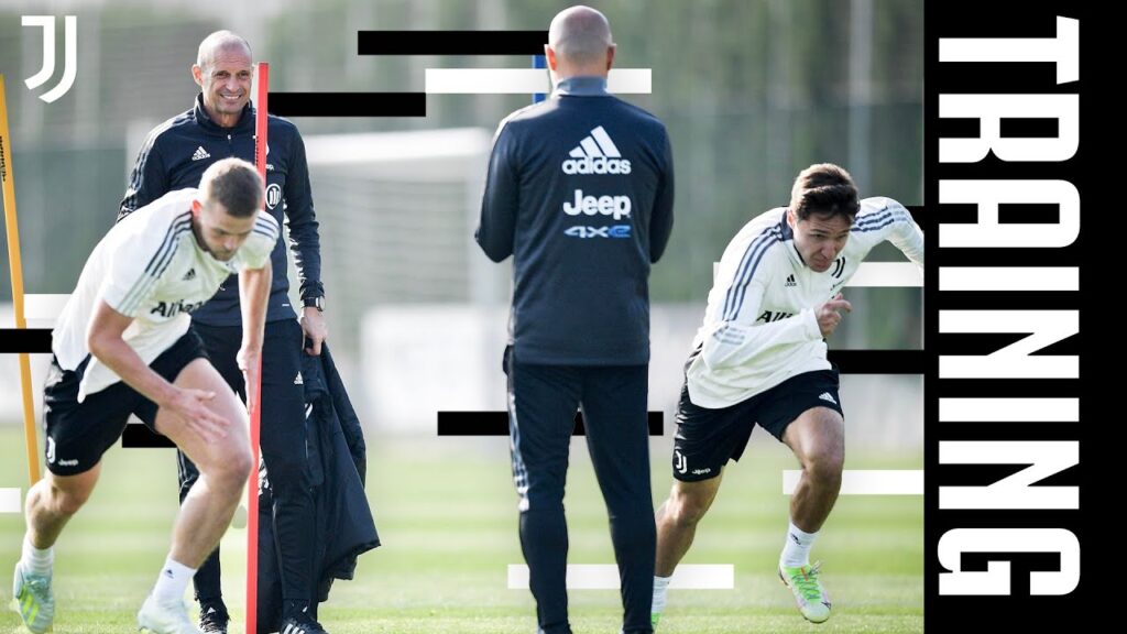 ๐ Chiesa vs De Ligt.. Who Wins the Sprint? | Juventus Training ๐ Chiesa vs De Ligt.. Who Wins the Sprint? | Juventus Training