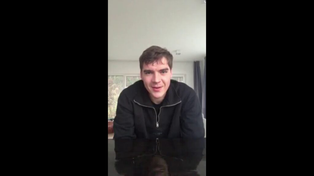 Robert Skov sender en hilsen til Flinta