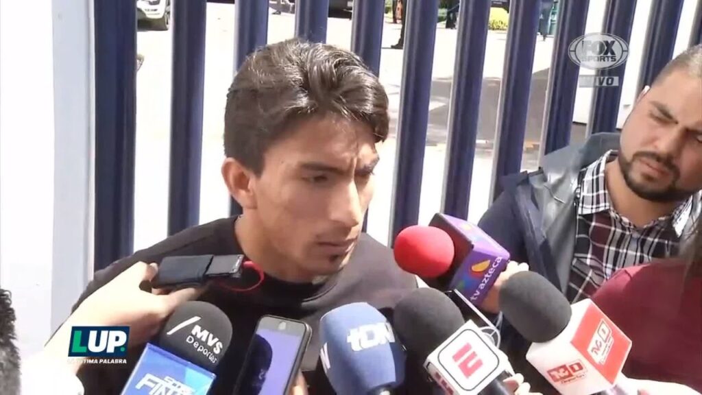 Ángel Mena 'ventila' que en Cruz Azul no juega en su posición