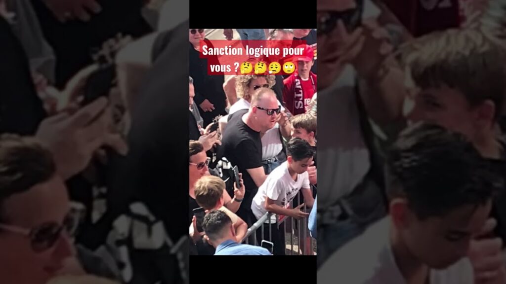 Steven Berghuis sanctionné pour avoir frappé ce sup de Twente ayant crié Black C*ncer a Brobbey