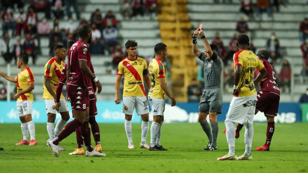 Top: Polémicas arbitrales INCREÍBLES en Costa Rica 🇨🇷🙋‍♂️🏁