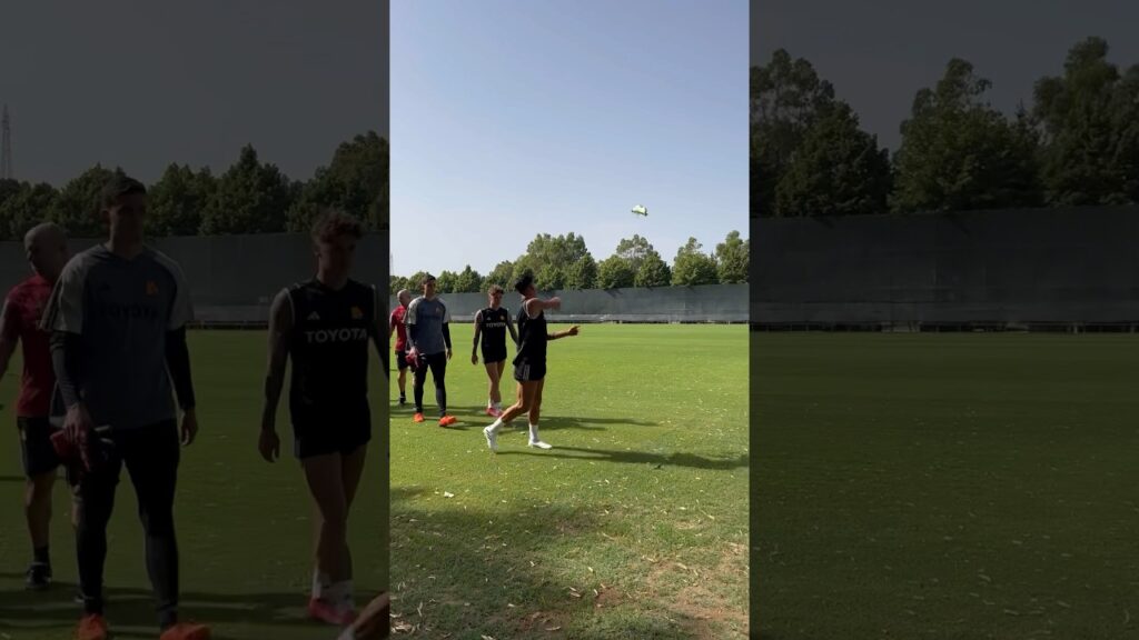 ⚔️ Matic 🆚 Dybala 👟😅 #asroma #dajeroma #shorts