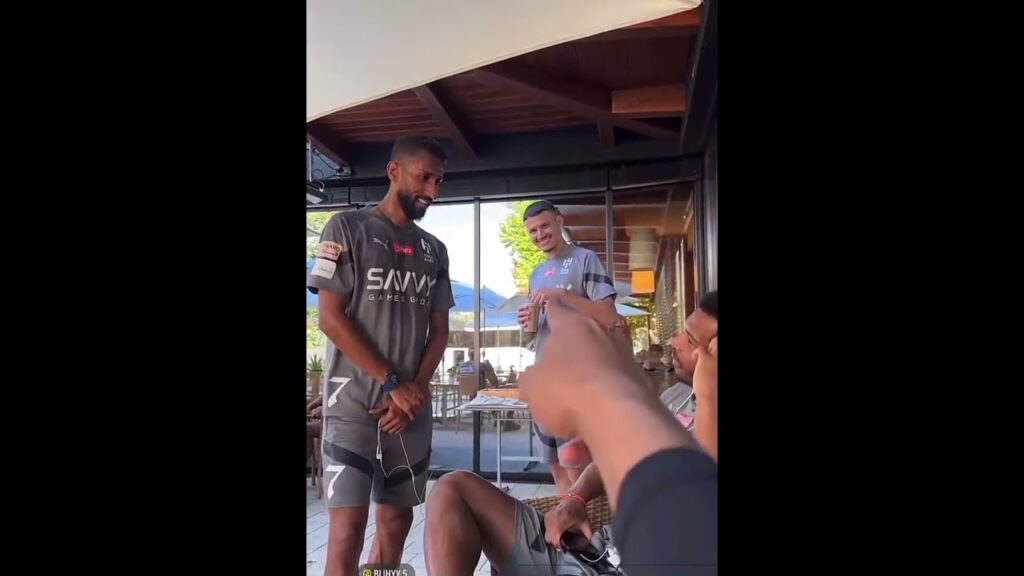 علي البليهي زعلان وسلمان الفرج يواسيه 😂💙