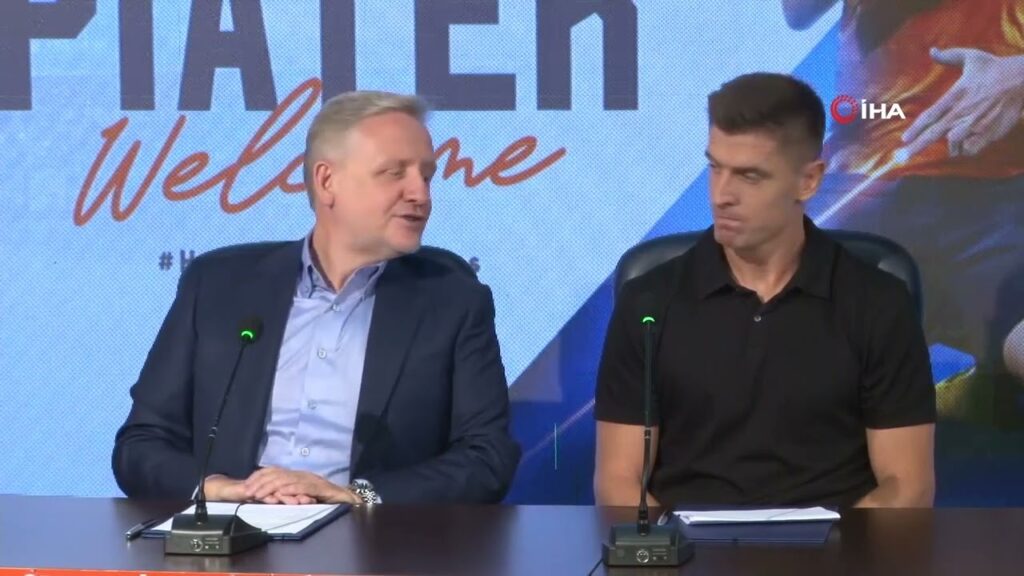 Krzysztof Piatek Başakşehir’e imzayı attı