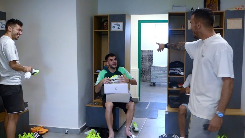 Ο αποχαιρετισμός του Κουρμπέλη / PAO TV Ο αποχαιρετισμός του Κουρμπέλη / PAO TV