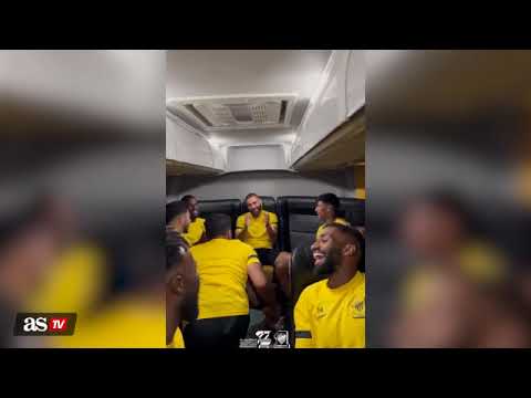 La imagen de Benzema que apena a sus fans: sus compañeros le cantan y así les responde | AS América