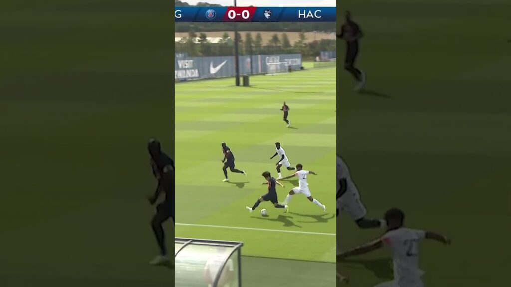 🥵 Kang-In Lee fait déjà tourner les têtes avec le PSG ! #shorts