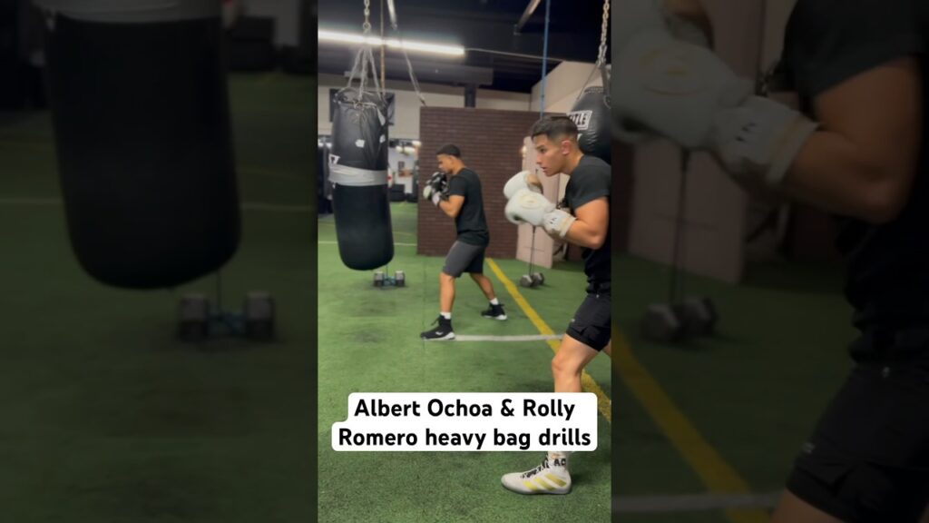 Albert Ochoa boxing with Rolly Romero heavy bag drills #boxing #explore