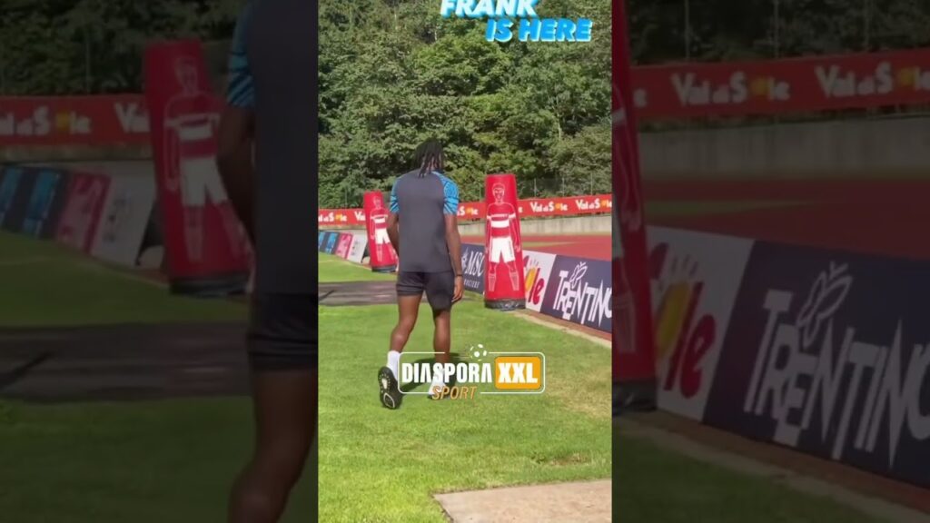 Zambo Anguissa de retour à Naples sur les acclamations des fans