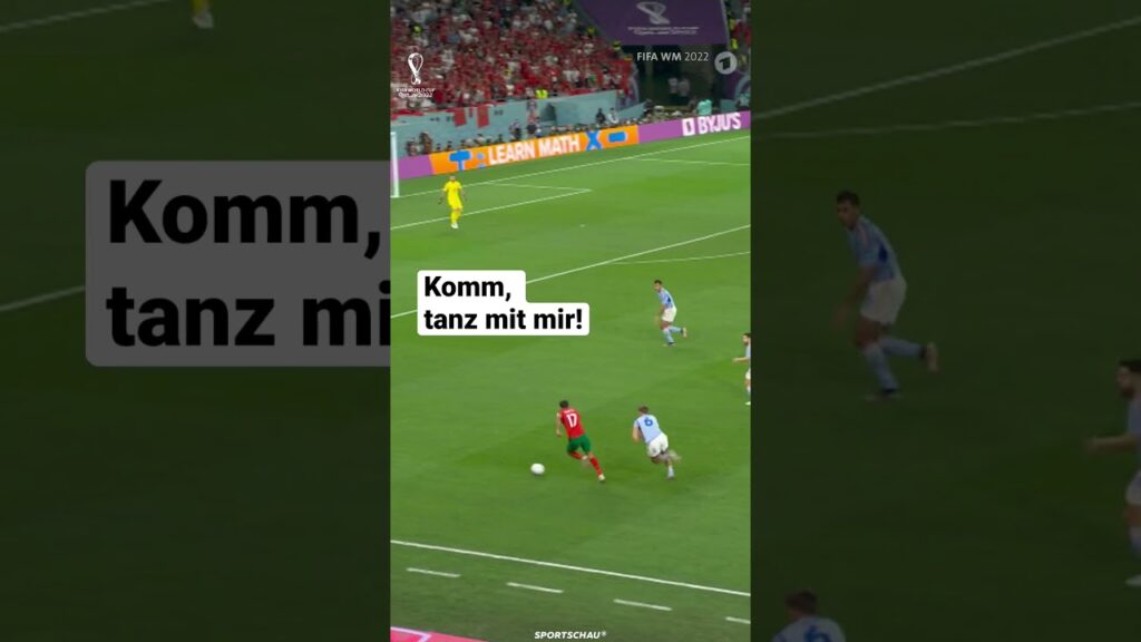 Marokkos Sofiane Boufal tanzt den Spanier Marcos Llorente aus | Sportschau #shorts