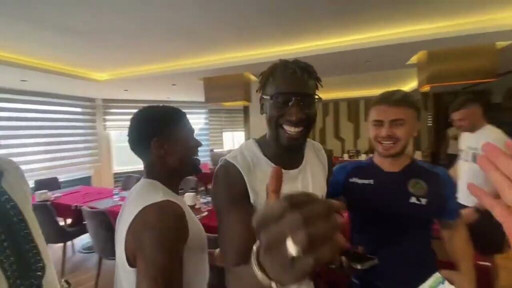 FAMARA DIÉDHIOU CELEBRAIT PAR SON CLUB APRES SA SELECTION