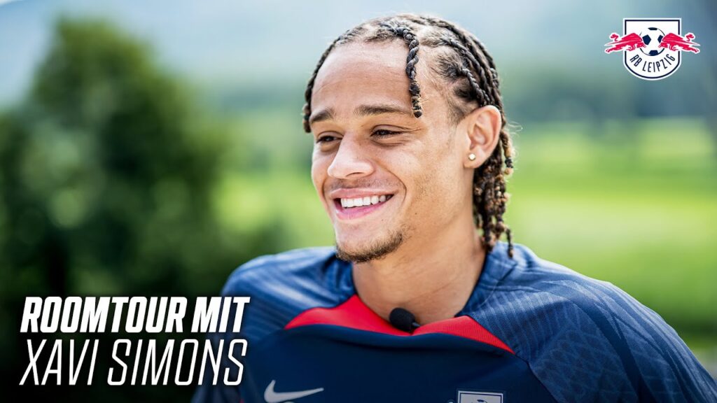 This is how Xavi experiences the training camp | Room Tour with Xavi Simons