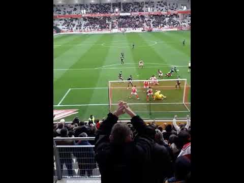 Belaili ! penalty out par Rajkovic !