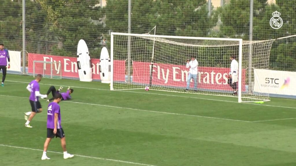 Nothing can get past Keylor Navas! Nothing can get past Keylor Navas!