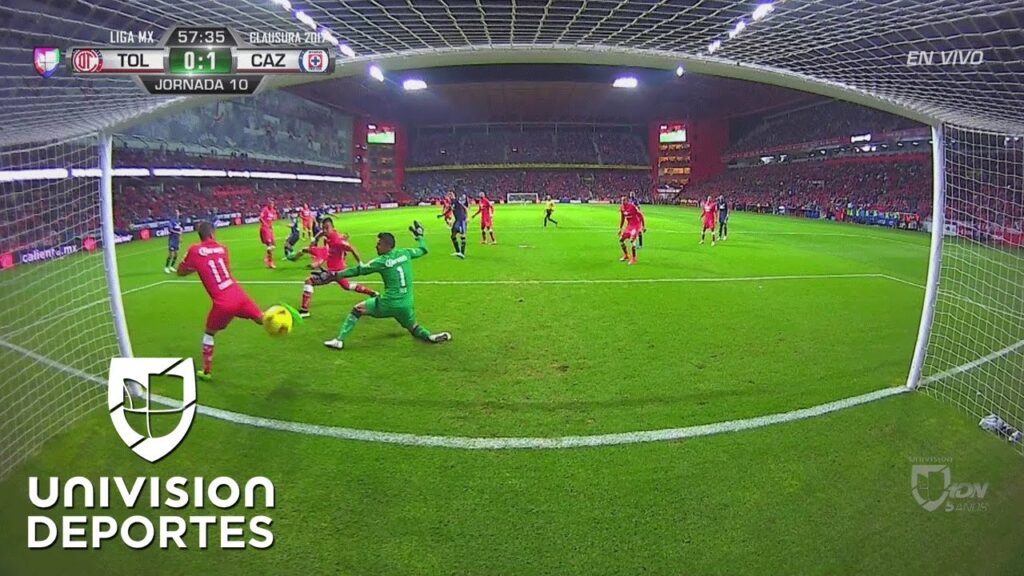 Ángel Mena marcó el 1-0 de Cruz Azul sobre Toluca