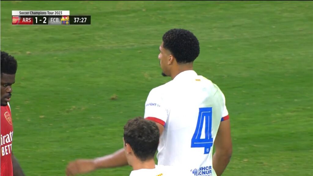 Ronald Araujo: The Warrior's Unbreakable Defense vs. Arsenal