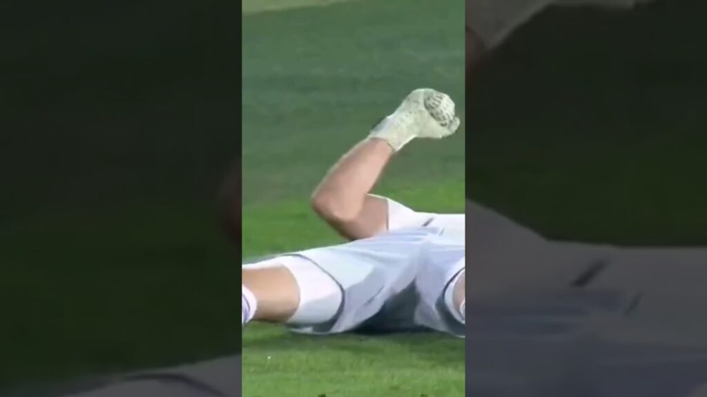 UNAI SIMON INCREDIBLE SAVE!! 😳TO WIN UEFA NATIONS LEAGUE FINAL!! 🎉#shorts#uefanationsleague #spain