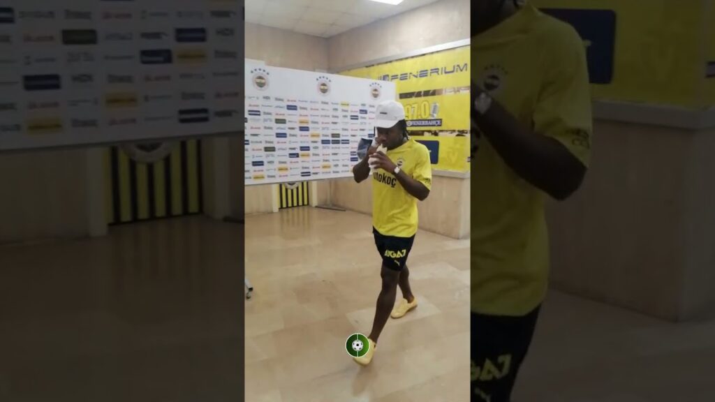 Batshuayi'nin maç sonu dürüm keyfi 😀