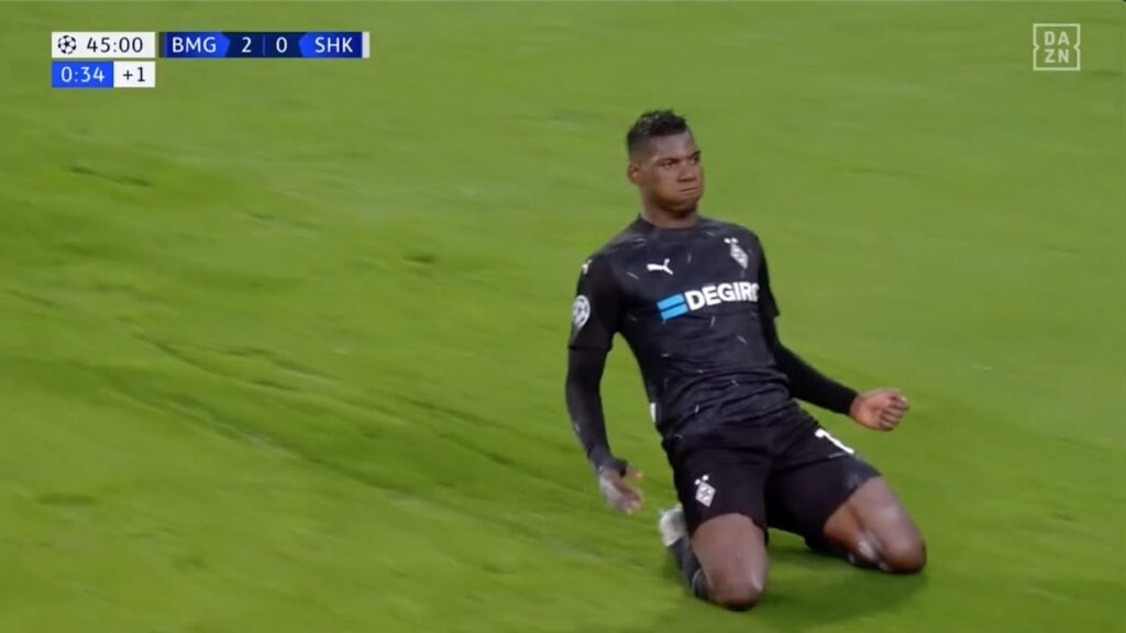 Traum-Fallrückzieher von Breel Embolo | DAZN