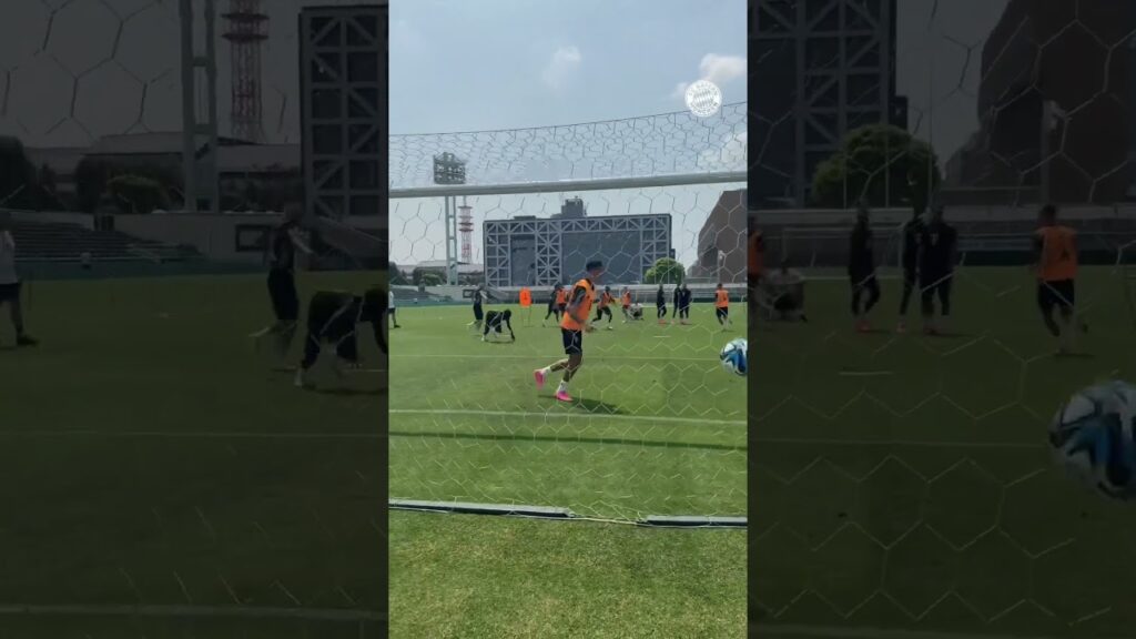 Impressive save by #Mazraoui! 🔥 #MiaSanMia #FCBayern #AudiFCBTour