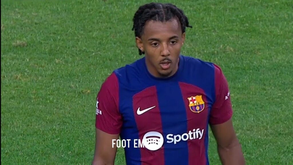 Jules Kounde is Capturing Real Madrid Players like Fish in Net🥅