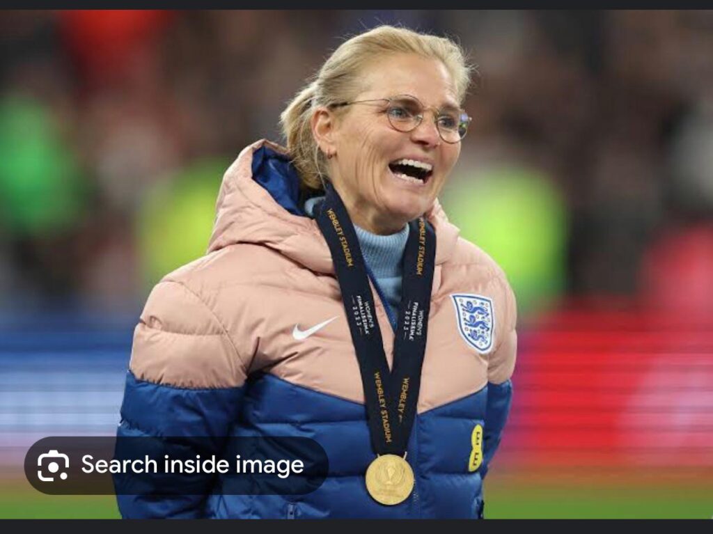 CAN ANY HELP ME FIND THESE JACKET! I HAVE LOOKED EVERYWHERE/ NIKE STORE/ W GLAMD STORE. CANNOT SEEM TO FIND IT ANYWHERE! PLEASE HELP!