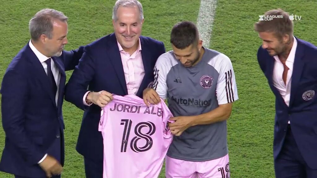 Jordi Alba introduced to Inter Miami fans