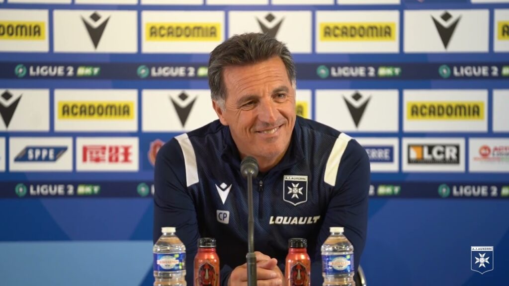 La conférence de presse de Christophe Pélissier et Elisha Owusu avant Valenciennes-AJA