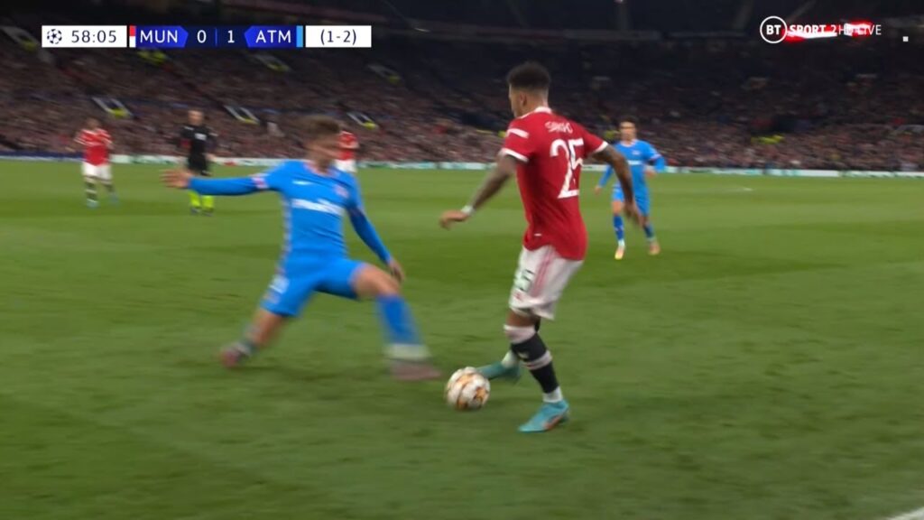 3 minutes of Antoine Griezmann Defending like Maldini