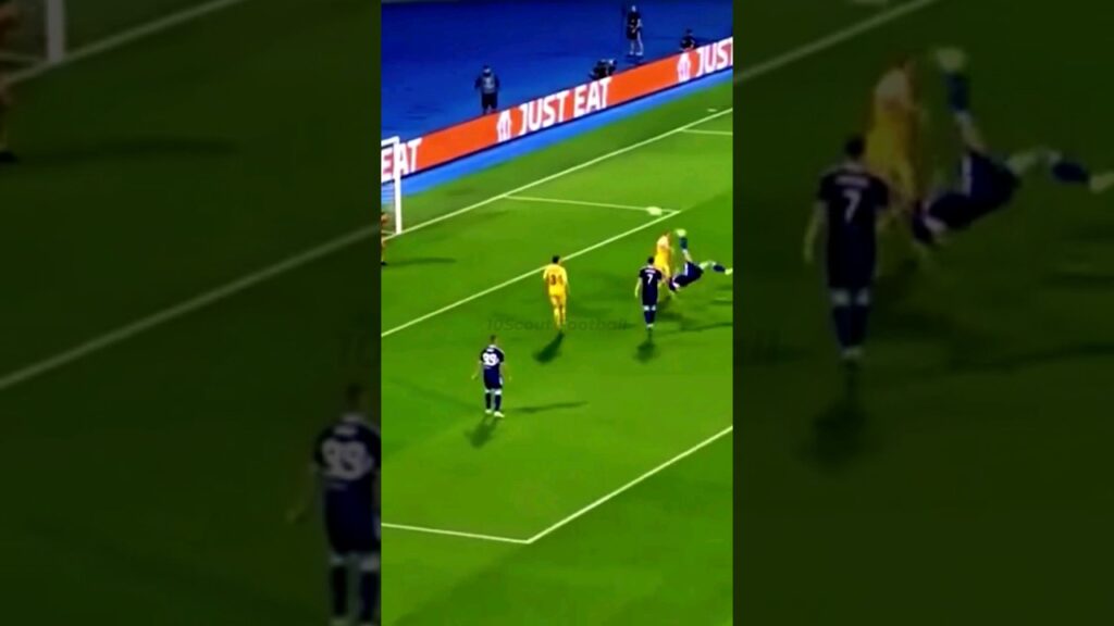 What a goal! Bruno Petkovic's Acrobatic Shoot #petkovic #footballgoals