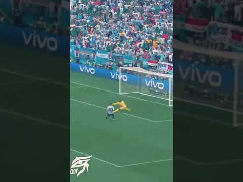 هروب حارس السعودية العويس امام انفراد ميسي  - كأس العالم 🔥