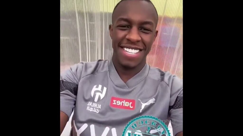 سعود عبدالحميد سعيداً في المعسكر