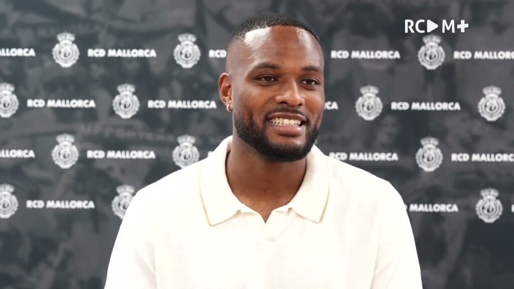 Cyle Larin: "Estoy muy feliz y emocionado"