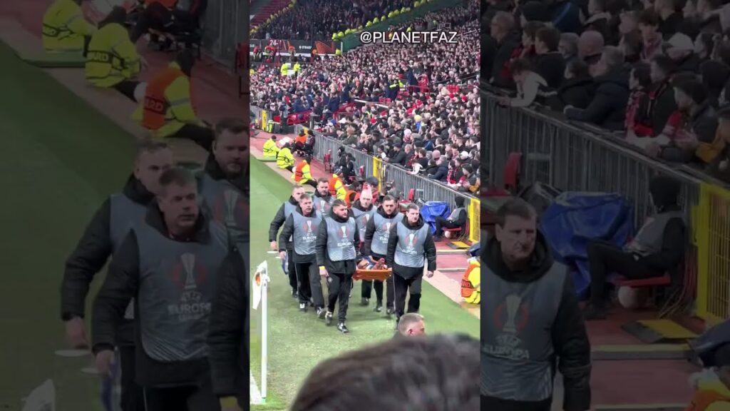 EMOTIONAL! 😭 Lisandro Martinez INJURY! Carried out on a stretcher! Man United 2-2 Sevilla