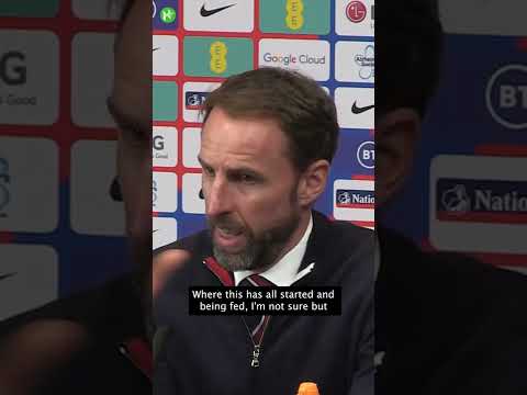 "He's the BEST CB at Man United!" Gareth Southgate slams the fans booing Harry Maguire #Shorts