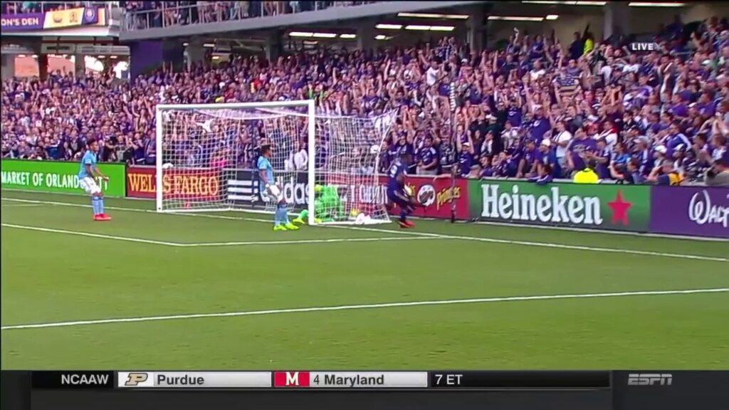 GOAL | Larin Scores the First in Orlando's New Stadium