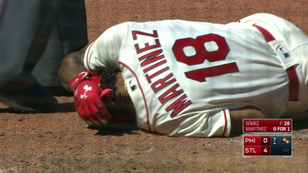 PHI@STL: Martinez hit by pitch, stays in the game