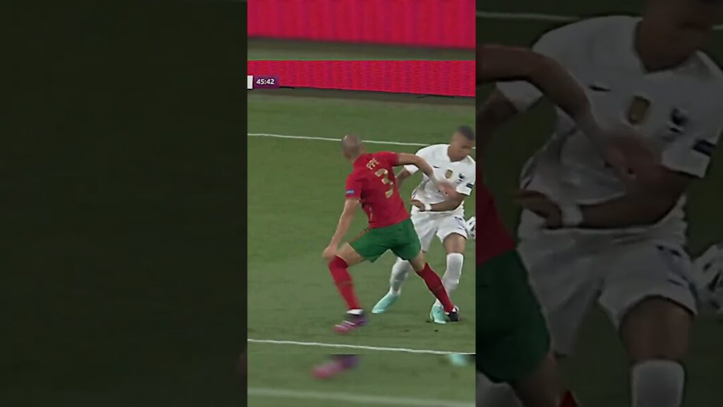 Pepe vs Mbappe 🥶 🇵🇹 #shorts #football